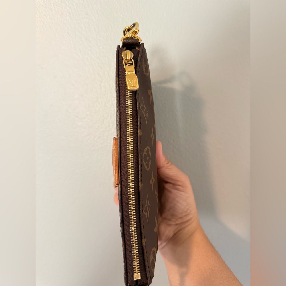 Louis Vuitton small pochette from MPA - Picture 5 of 16